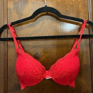 Red Lace Push-Up Bra (32C)